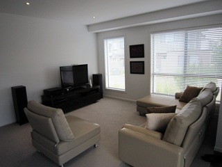 Family Room (2010-11-23)