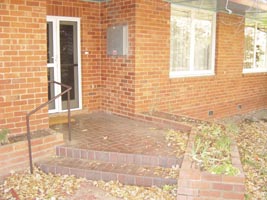 Front Entrance (2006-04-26)