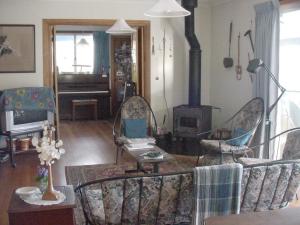 Lounge (2002-07-04)