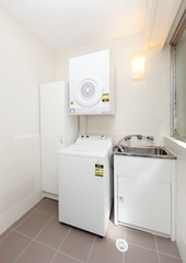 1 Bedroom - McMillan Gardens, Griffith (2014-01-03)