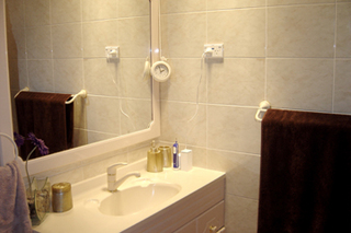 Bathroom (2005-02-25)