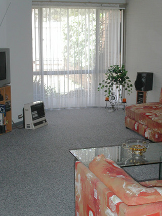 Lounge (2004-11-04)