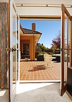 Front terrace (2004-05-14)