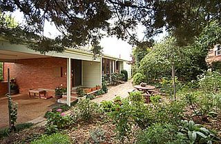 Front garden (2004-03-11)