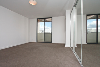Bedroom 1 (2011-02-14)
