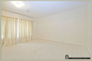 Bedroom 1 (2010-03-09)