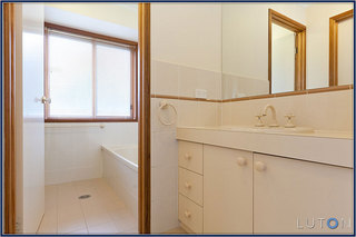 Bathroom (2012-02-17)