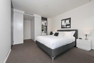 Bedroom 1 (2012-10-26)