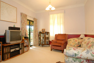 Lounge (2006-12-04)