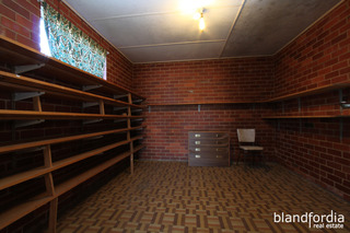 Store Room/Office (2014-08-21)
