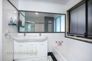 Main bathroom (2013-03-01)