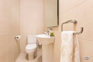 Powder Room (2015-07-15)
