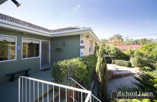 Rear garden view (2009-04-16)