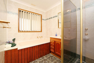 Bathroom (2011-03-25)