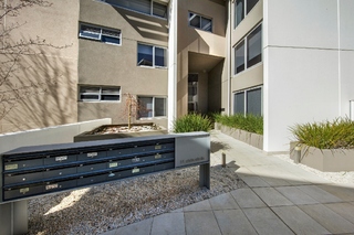 Complex Entrance (2017-11-22)