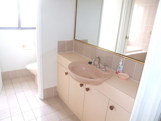 Bathroom (2016-09-30)