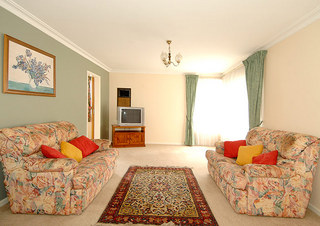 Lounge (2010-12-02)