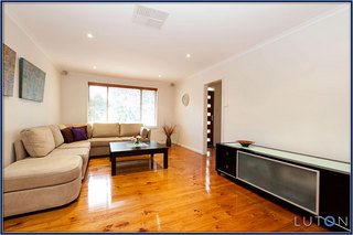 Lounge Room (2011-08-03)