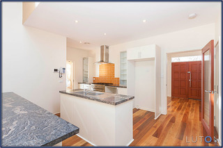 Kitchen to Entry (2013-08-30)
