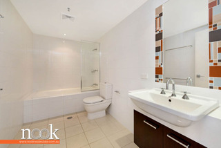 Bathroom (2016-07-05)