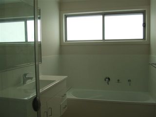 Bathroom (2012-08-14)