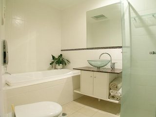 Ensuite 2 (2005-04-07)