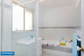 Bathroom (2012-11-21)