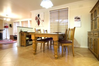 Dining (2008-07-08)