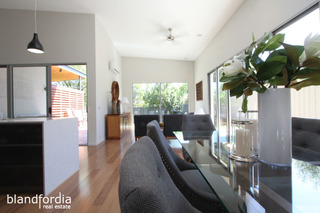 Living Room (2013-11-26)
