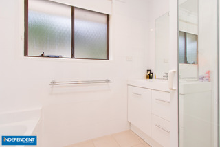 Bathroom (2015-04-13)