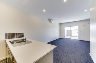 Lounge Room (2016-12-08)