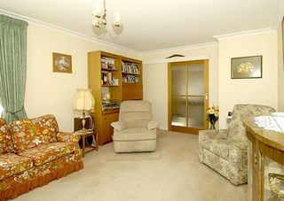 Lounge (2007-02-01)