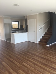 Family Room (2016-04-05)