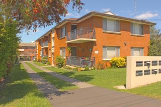 7/9 Campbell Street Wollongong - Front (2015-11-20)