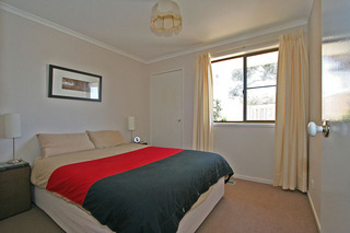 Bedroom 2 (2010-01-21)