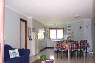 Kitchen-meals (2002-10-01)