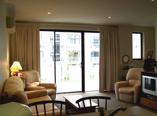 Living room (2006-05-01)