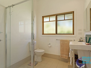 Bathroom (2015-09-17)