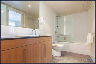 Bathroom (2016-01-25)