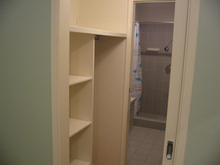Walk-thru wardrobe (2008-12-01)