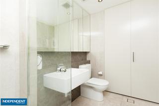 Bathroom (2012-08-13)