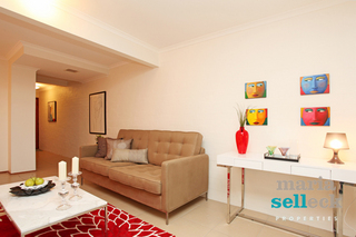 Living Room (2011-07-13)