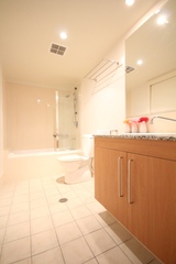 bathroom (2015-09-22)