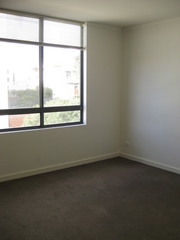 Bedroom 1 (2011-05-25)
