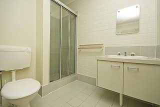 Bathroom (2012-03-15)