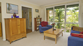 Lounge (2009-12-01)