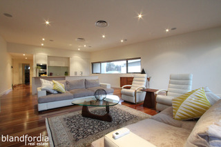 Living Room (2015-07-24)
