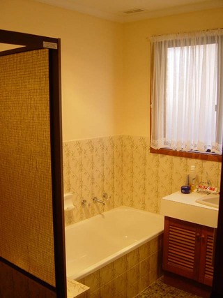 Bathroom (2005-09-07)