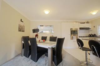 10/66 Kembla Street Wollongong - Dining (2015-06-19)