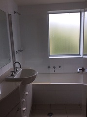 Bathroom (2015-02-25)